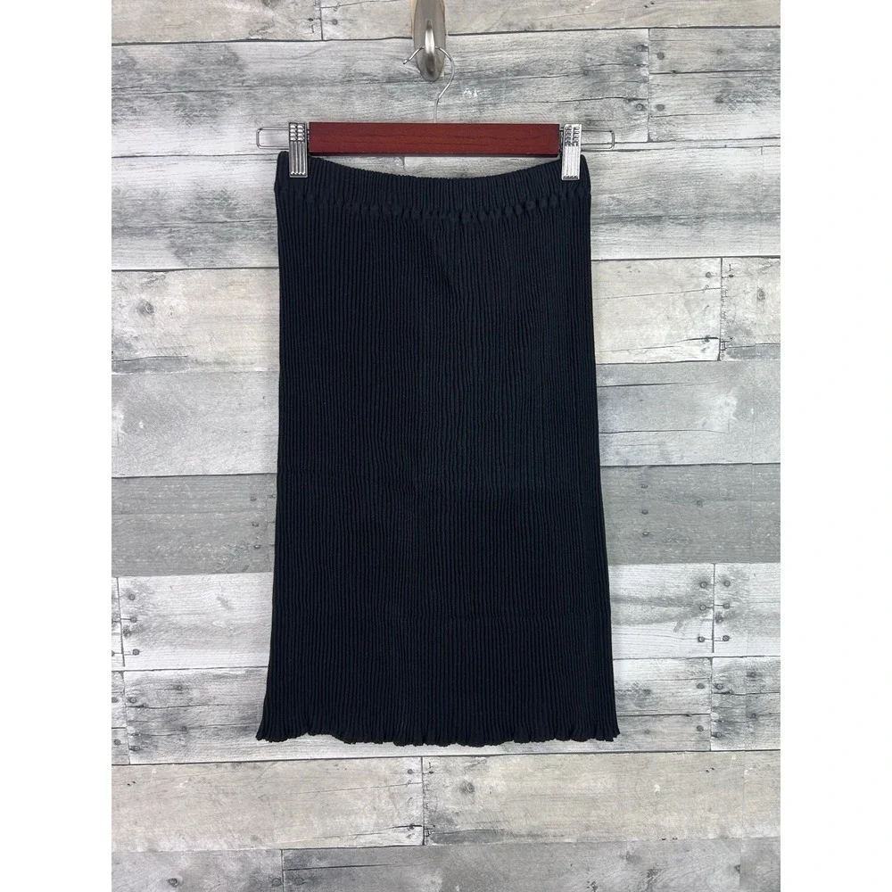 Michelle St John Women's Black One Size Ribbed Skirt